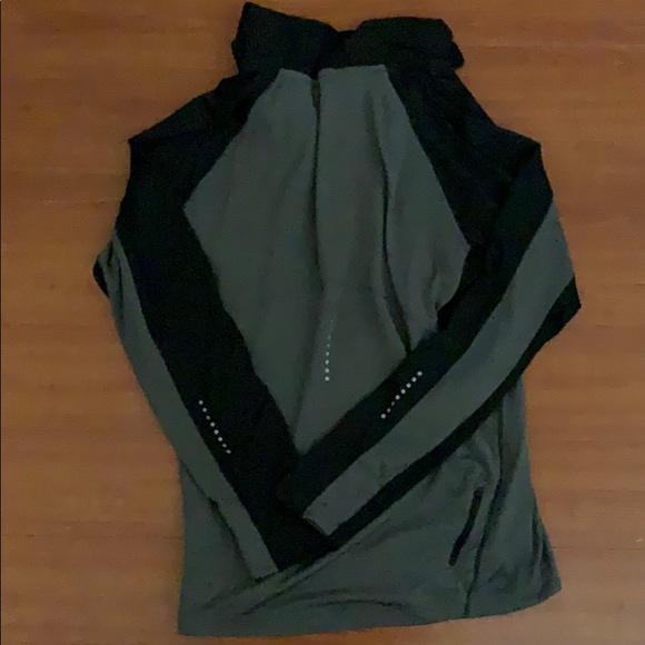 ASICS Quarter Zip Pullover - Picture 2 of 2